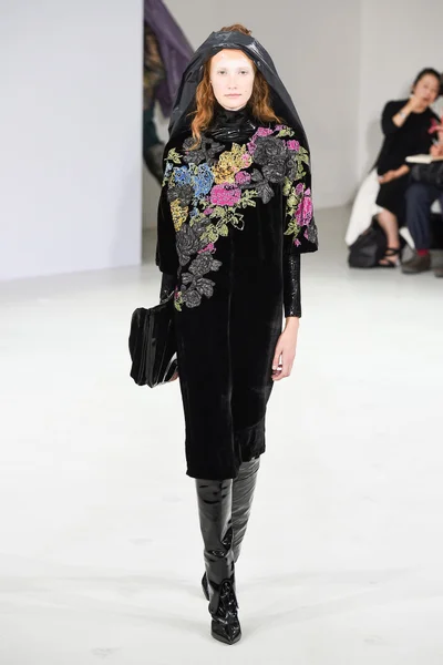Look 10